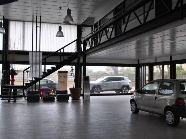 Locale Commerciale in vendita a San Giuliano Terme, Toscana