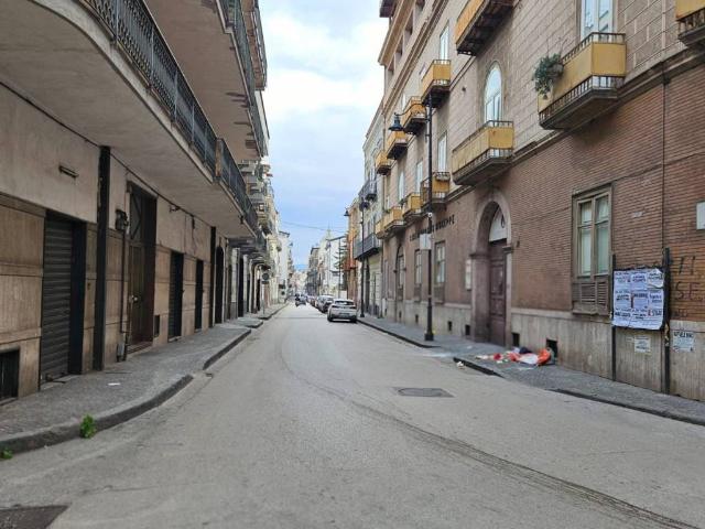 Locale Commerciale in vendita a Ottaviano, Campania