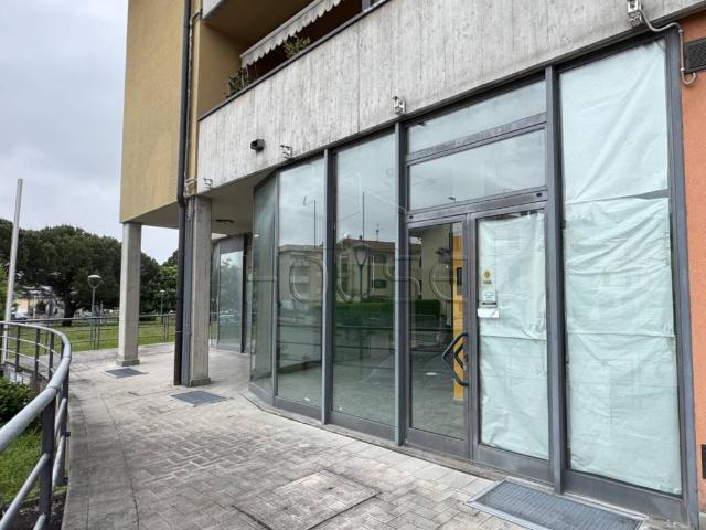 Locale Commerciale in vendita a Cospaia, San Giustino