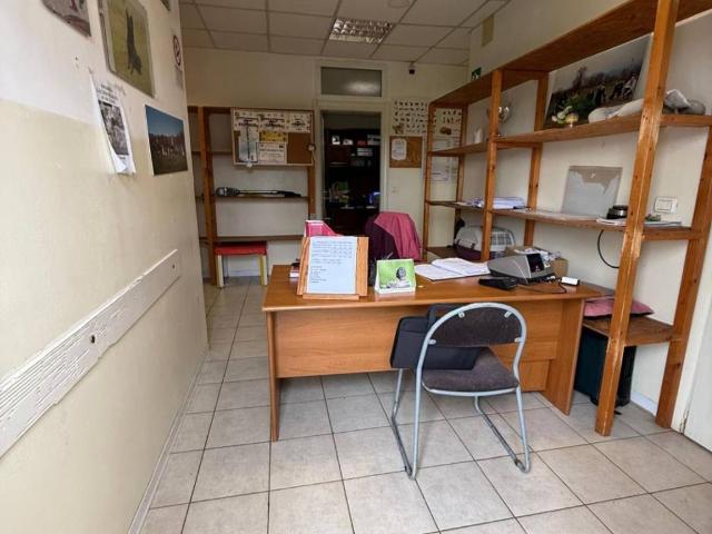 Locale Commerciale in vendita a San Giustino, Umbria