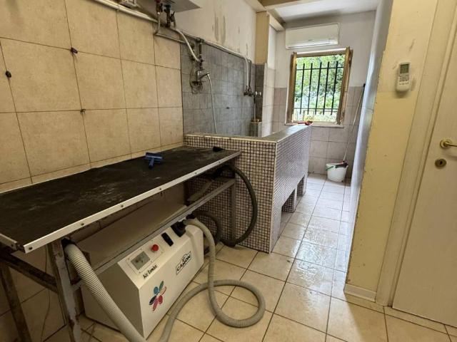 Locale Commerciale in vendita a San Giustino, Umbria