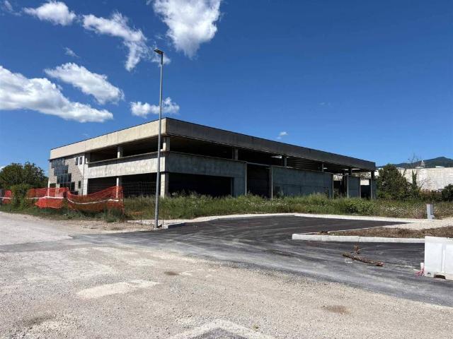 Locale Commerciale in vendita a San Giustino, Umbria