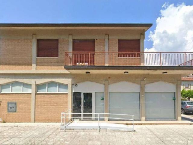 Locale Commerciale in vendita a San Giustino, Umbria