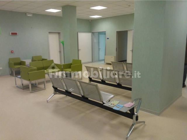 Locale Commerciale in vendita a San Lazzaro, Reggio Emilia