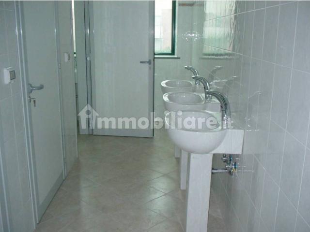 Locale Commerciale in vendita a San Lazzaro, Reggio Emilia