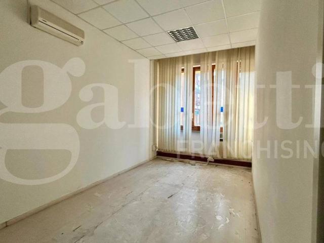 Locale Commerciale in vendita a Cicogna, San Lazzaro