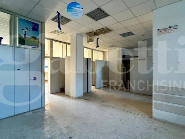Locale Commerciale in vendita a Cicogna, San Lazzaro