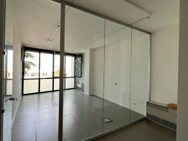 Locale Commerciale in vendita a Idice, San Lazzaro