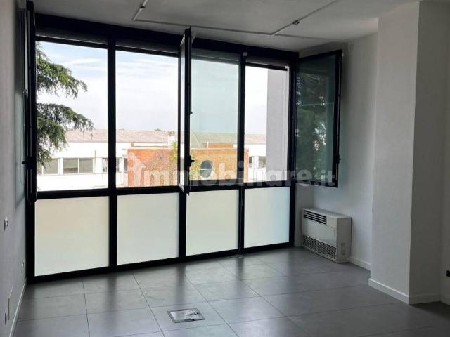 Locale Commerciale in vendita a Idice, San Lazzaro