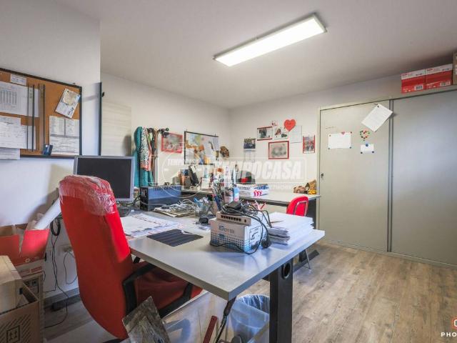 Locale Commerciale in vendita a Idice, San Lazzaro