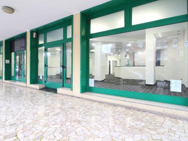 Locale Commerciale in vendita a Cicogna, San Lazzaro