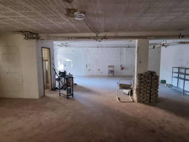 Locale Commerciale in vendita a Cicogna, San Lazzaro