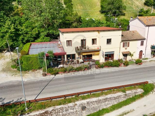 Locale Commerciale in vendita a Unione di comuni Valmarecchia, San Leo