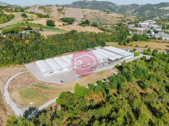 Locale Commerciale in vendita a Unione di comuni Valmarecchia, San Leo