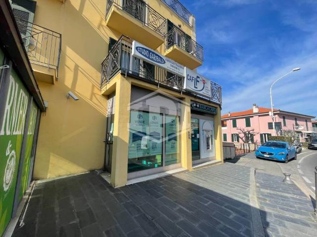 Locale Commerciale in vendita a San Lorenzo Al Mare, Liguria