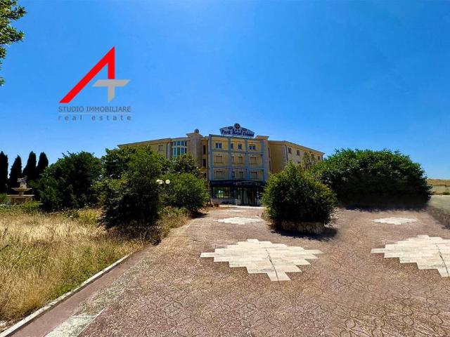 Locale Commerciale in vendita a Puglia, Foggia