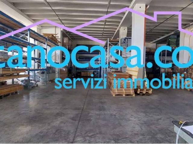 Locale Commerciale in vendita a Serravalle