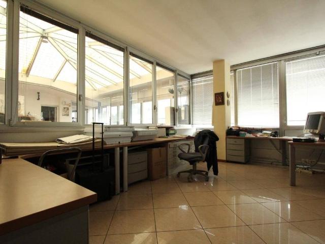 Locale Commerciale in vendita a Case Nuove, San Martino Buon Albergo