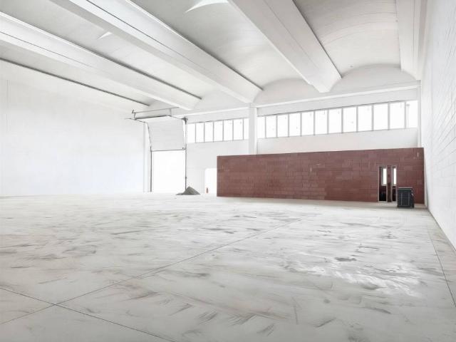 Locale Commerciale in vendita a Case Nuove, San Martino Buon Albergo