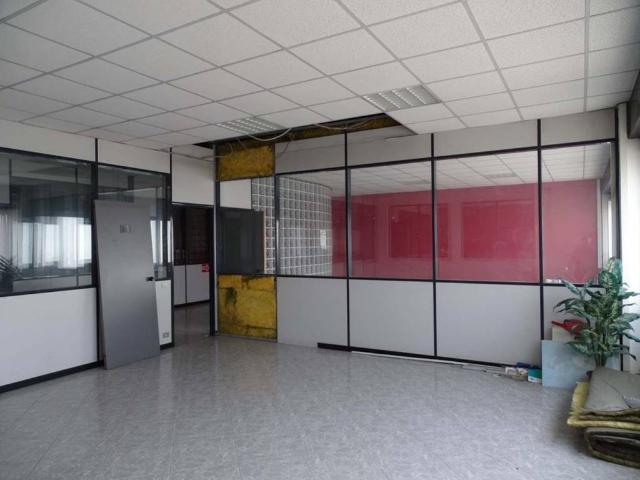 Locale Commerciale in vendita a Case Nuove, San Martino Buon Albergo