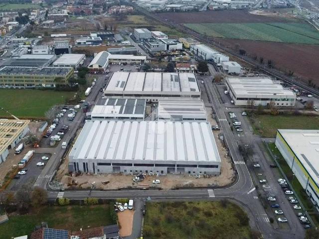 Locale Commerciale in vendita a Case Nuove, San Martino Buon Albergo