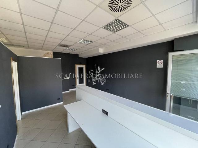Locale Commerciale in vendita a Case Nuove, San Martino Buon Albergo