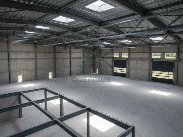 Locale Commerciale in vendita a Case Nuove, San Martino Buon Albergo