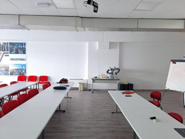 Locale Commerciale in vendita a Case Nuove, San Martino Buon Albergo