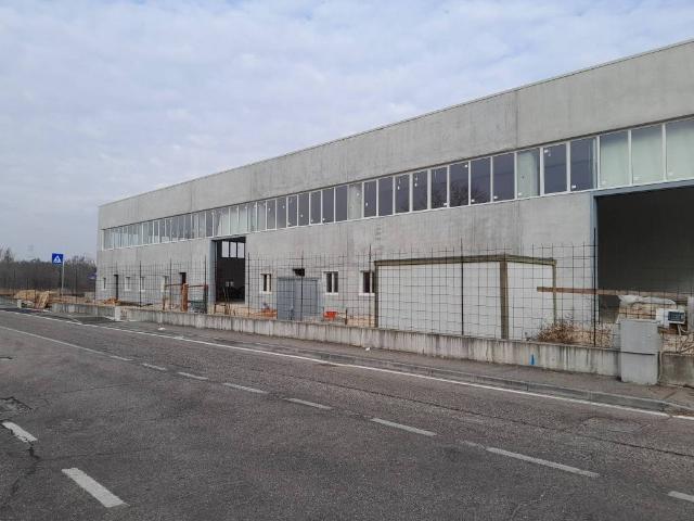 Locale Commerciale in vendita a Scimmia, San Martino Buon Albergo