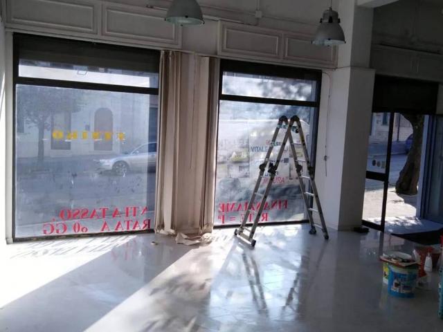 Locale Commerciale in vendita a San Martino In Pensilis, Molise
