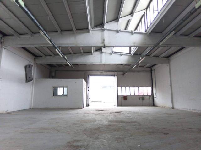 Locale Commerciale in vendita a San Martino Siccomario, Lombardia