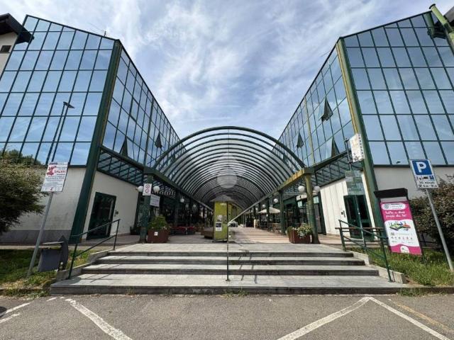 Locale Commerciale in vendita a Piemonte, Torino