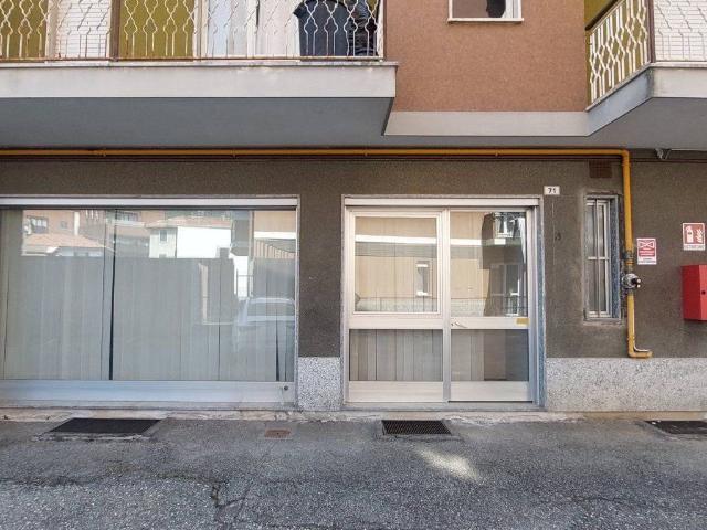 Locale Commerciale in vendita a Piemonte, Novara
