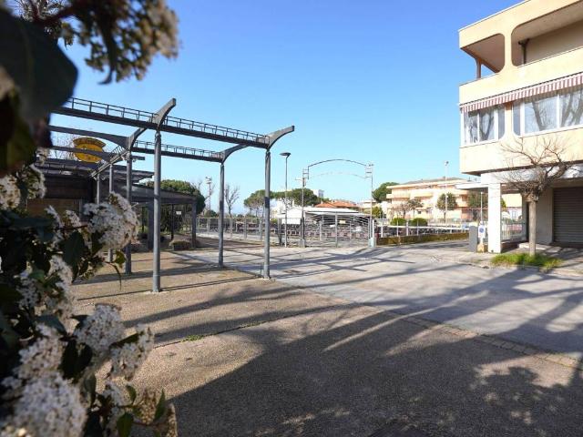 Locale Commerciale in vendita a San Mauro Pascoli, Reggio Emilia