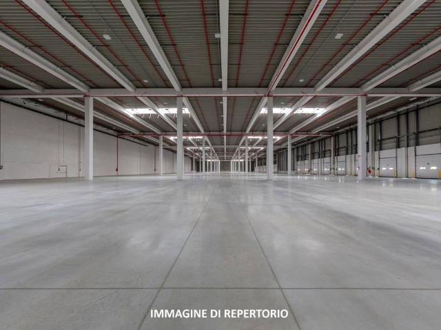 Locale Commerciale in vendita a Villaggio Olimpia, Piemonte