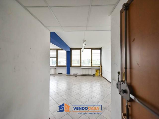 Locale Commerciale in vendita a Pescarito, Piemonte