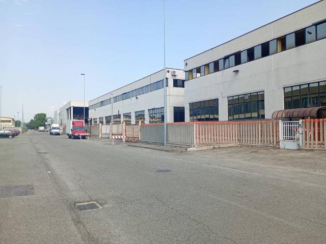 Locale Commerciale in vendita a Pescarito, Piemonte