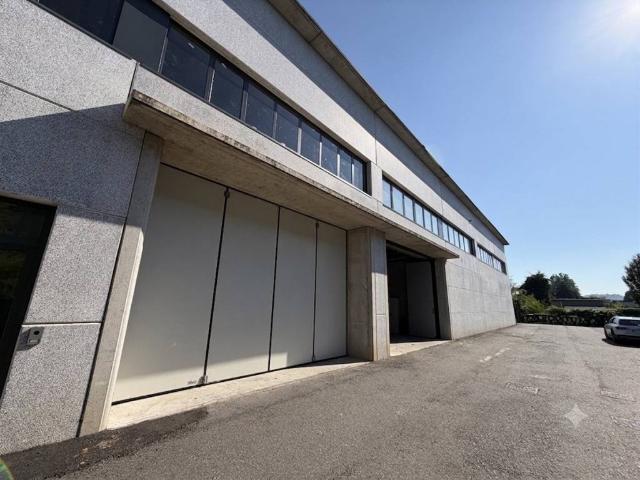 Locale Commerciale in vendita a Pescarito, Piemonte