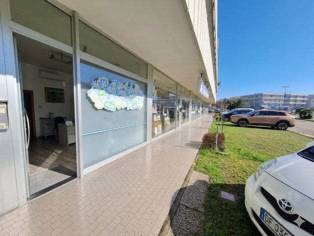 Locale Commerciale in vendita a Lido dei Pini, San Michele Al Tagliamento