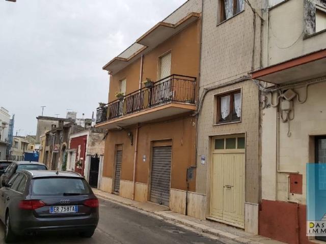 Locale Commerciale in vendita a Puglia, Brindisi