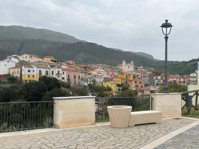 Locale Commerciale in vendita a Vannefora, Calabria