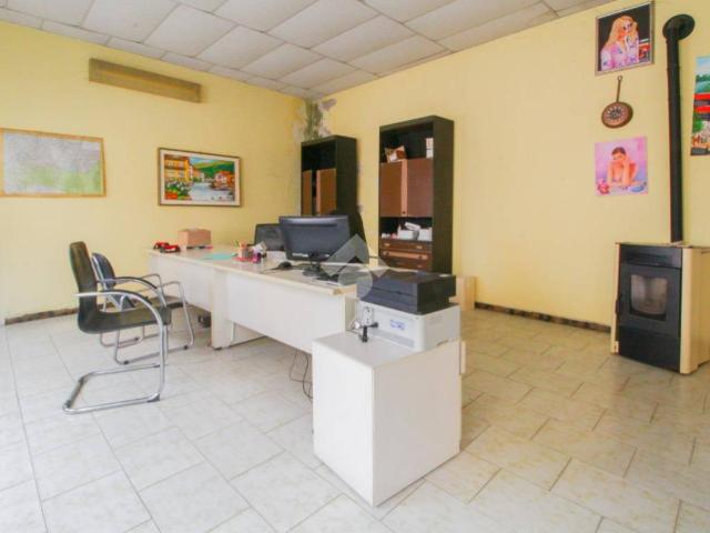 Locale Commerciale in vendita a San Paolo, Lombardia