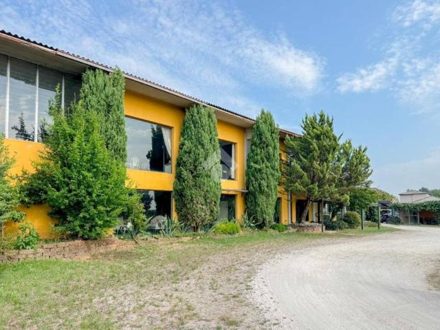 Locale Commerciale in vendita a San Paolo, Lombardia