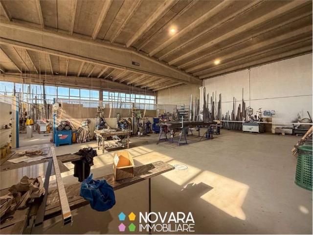 Locale Commerciale in vendita a Piemonte, Novara