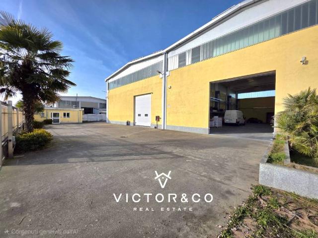 Locale Commerciale in vendita a Piemonte, Novara