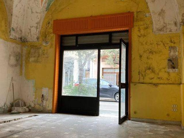 Locale Commerciale in vendita a Puglia, Brindisi