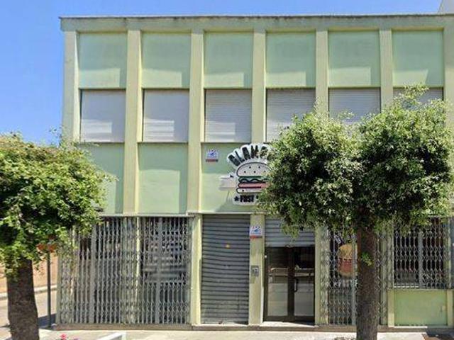Locale Commerciale in vendita a Puglia, Brindisi