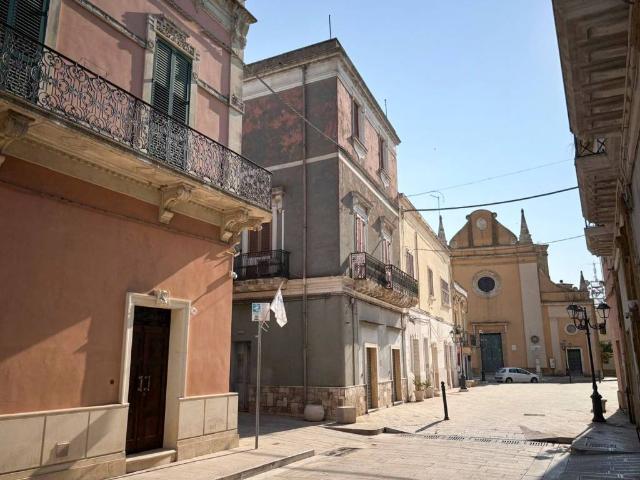 Locale Commerciale in vendita a Puglia, Brindisi
