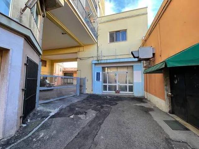 Locale Commerciale in vendita a Puglia, Brindisi