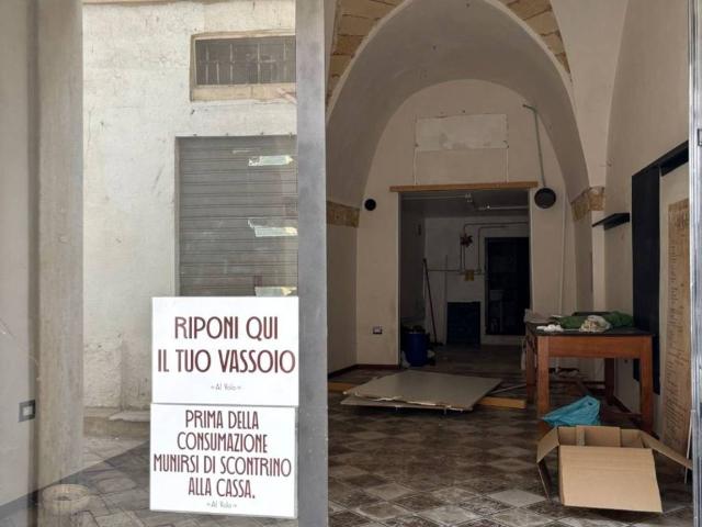 Locale Commerciale in vendita a Puglia, Brindisi